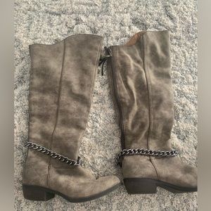Boutique Womens Gray Boots with Chains Size 8.5